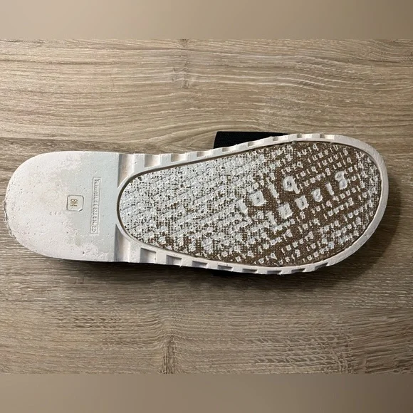 Gianni Bini Women’s Size 8M Black Slides. - Picture 6 of 7